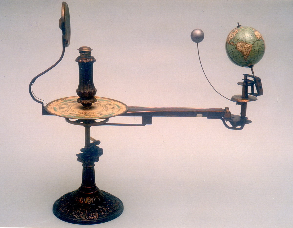 „Telurij s lunarijem i s preciznim mehanizmom i efektnom rasvjetom“ , kraj 19. st. HŠM Mp 2906