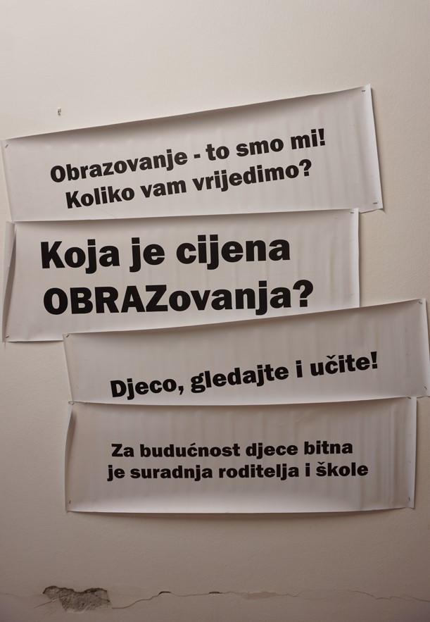 Transparenti s prosvjetnog štrajka Hrvatska mora bolje, Zagreb, studeni 2019. god. (HŠM 48070, 48077, 48075, 48069), Hrvatska, 2019.